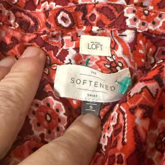 LOFT Red Long Sleeve Buttoned Blouse - Picture 4 of 5